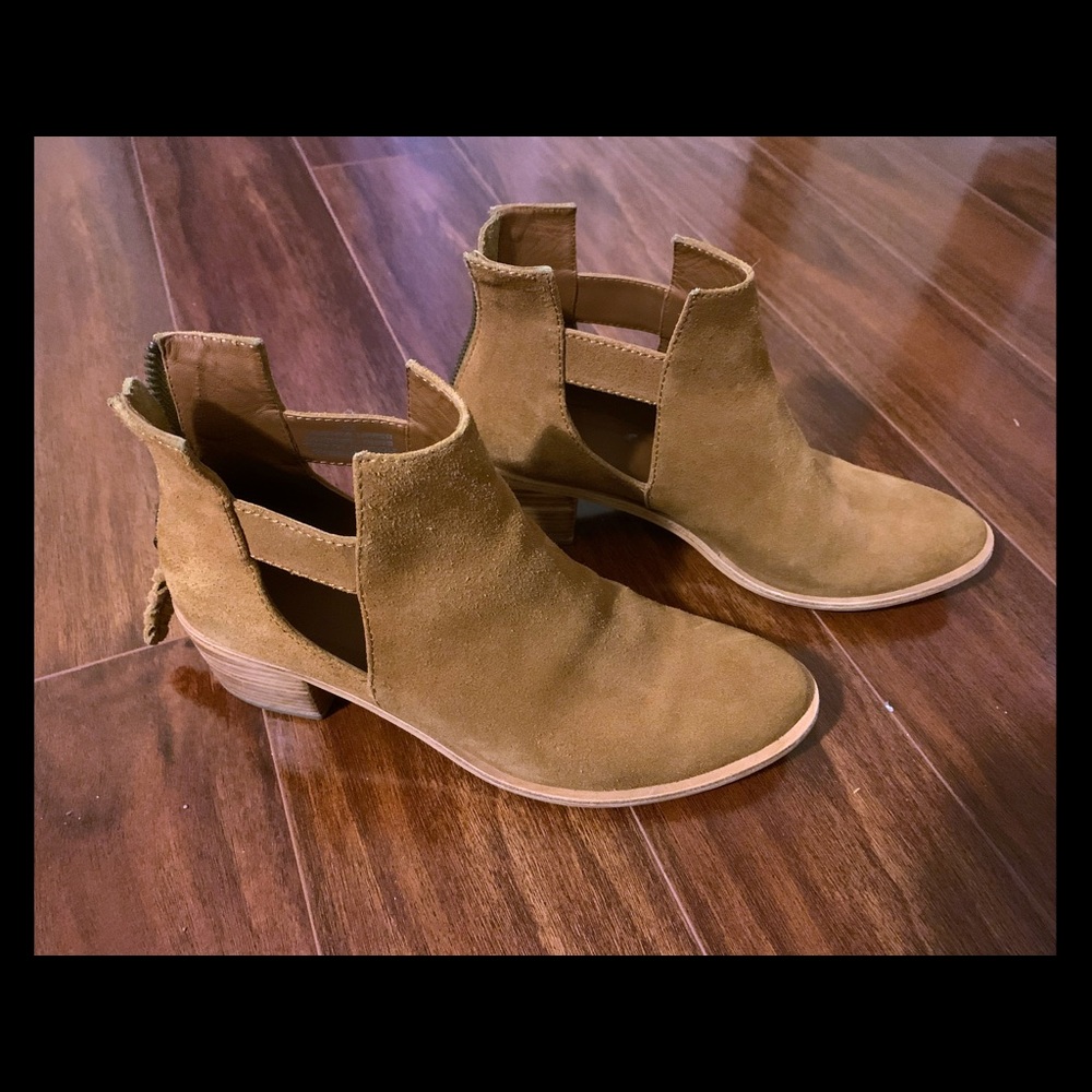 Able Gamoa Cognac Suede Booties size 7.5
